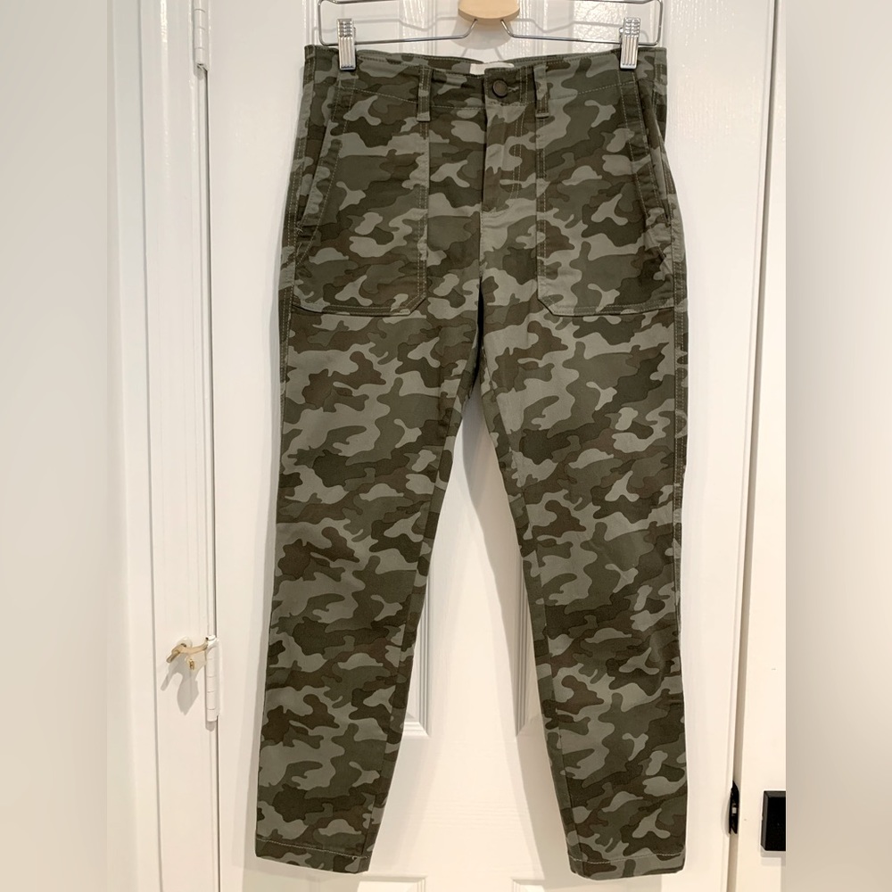 Caslon Nordstrom cami Cargo skinny pants size 6.